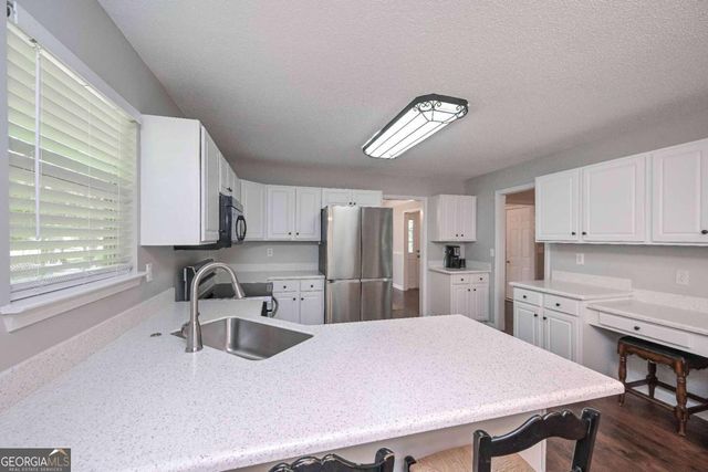 7533 Mason Falls Drive, Winston, GA 30187