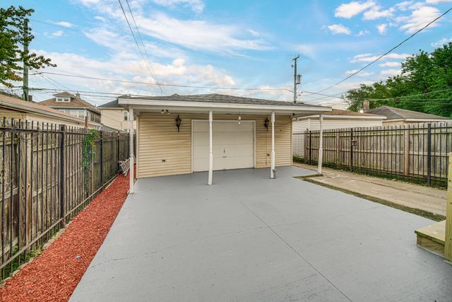 6741 S Maplewood Avenue, Chicago, IL 60629