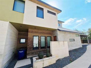 607 Peacock LN B, Austin, TX 78704