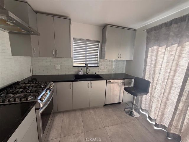 9131 Burnet Avenue 10, North Hills, CA 91343