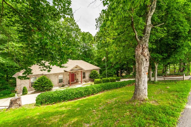 6513 N Mount Pleasant Rd, Greenbrier, TN 37073