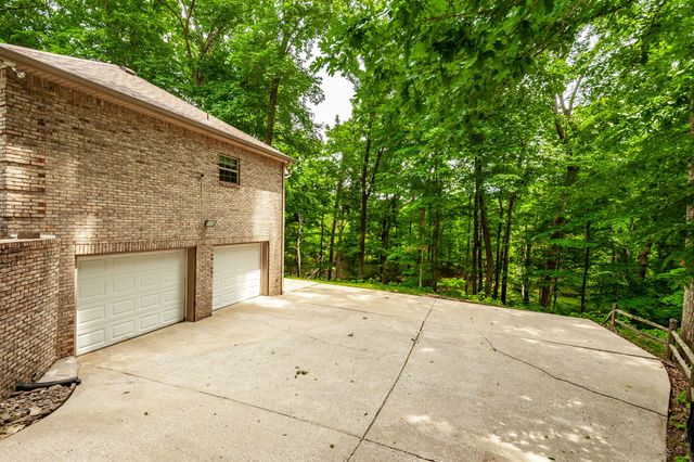 6513 N Mount Pleasant Rd, Greenbrier, TN 37073