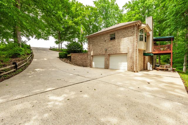 6513 N Mount Pleasant Rd, Greenbrier, TN 37073