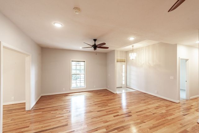 6513 N Mount Pleasant Rd, Greenbrier, TN 37073