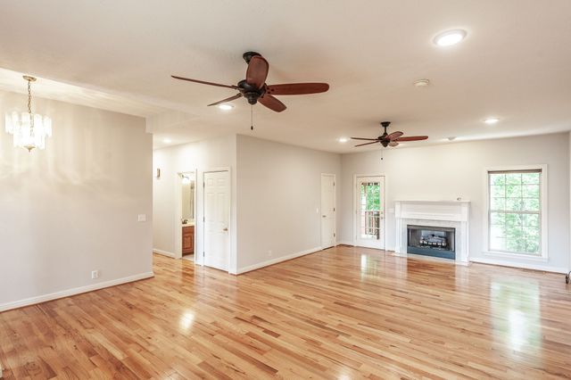 6513 N Mount Pleasant Rd, Greenbrier, TN 37073