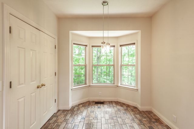 6513 N Mount Pleasant Rd, Greenbrier, TN 37073