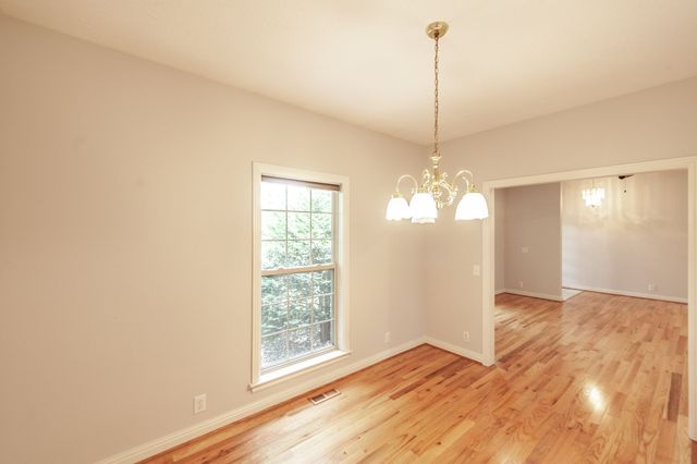 6513 N Mount Pleasant Rd, Greenbrier, TN 37073