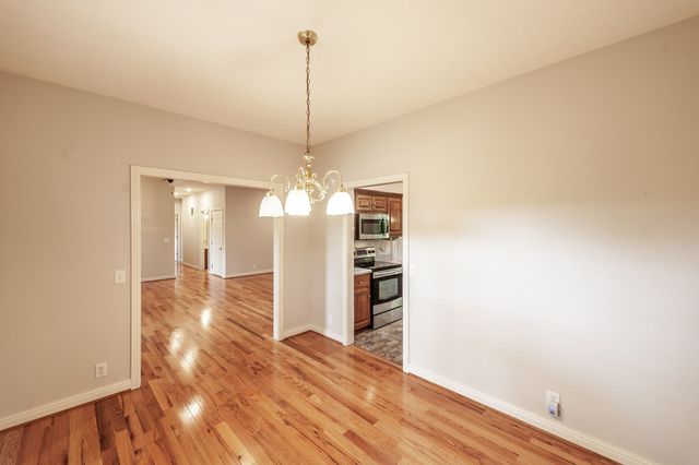 6513 N Mount Pleasant Rd, Greenbrier, TN 37073