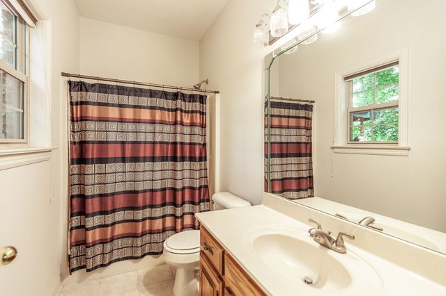 6513 N Mount Pleasant Rd, Greenbrier, TN 37073