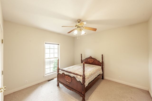 6513 N Mount Pleasant Rd, Greenbrier, TN 37073