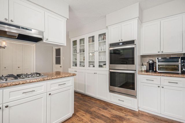 301 Mimosa Drive, Hitchcock, TX 77563
