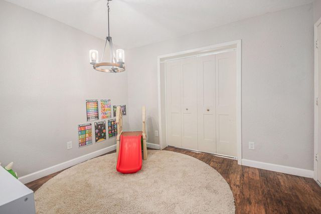 301 Mimosa Drive, Hitchcock, TX 77563