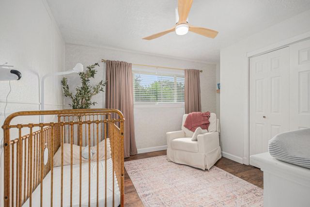301 Mimosa Drive, Hitchcock, TX 77563