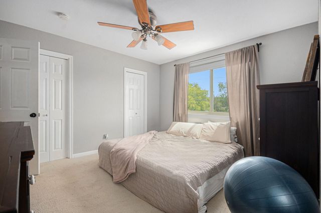 301 Mimosa Drive, Hitchcock, TX 77563