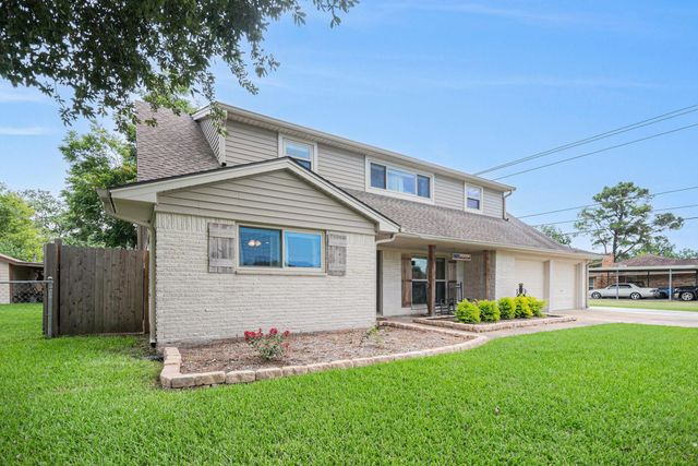 301 Mimosa Drive, Hitchcock, TX 77563
