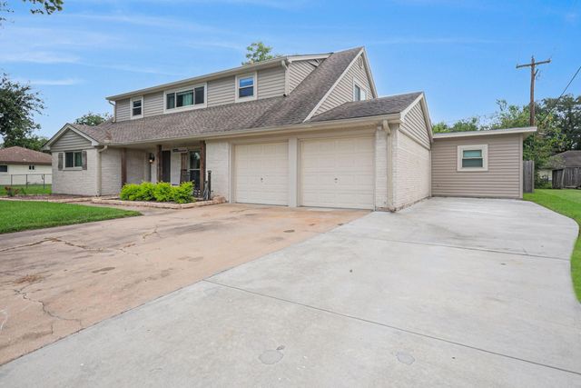 301 Mimosa Drive, Hitchcock, TX 77563