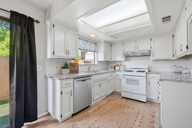 331 N Capitola Court 4, Porterville, CA 93257