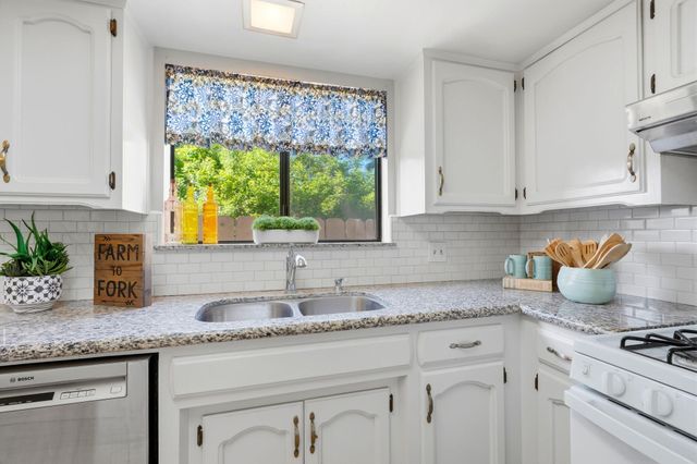 331 N Capitola Court 4, Porterville, CA 93257