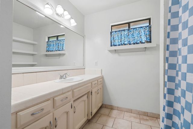 331 N Capitola Court 4, Porterville, CA 93257