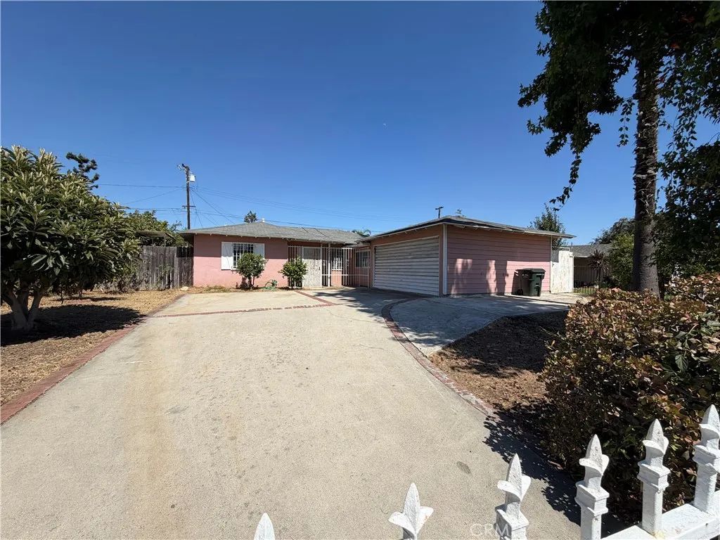 2420 Lovejoy Street, Pomona, CA 91767