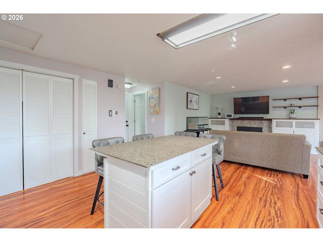 705 Ne 158TH Ave, Vancouver, WA 98684