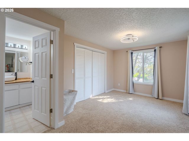 705 Ne 158TH Ave, Vancouver, WA 98684