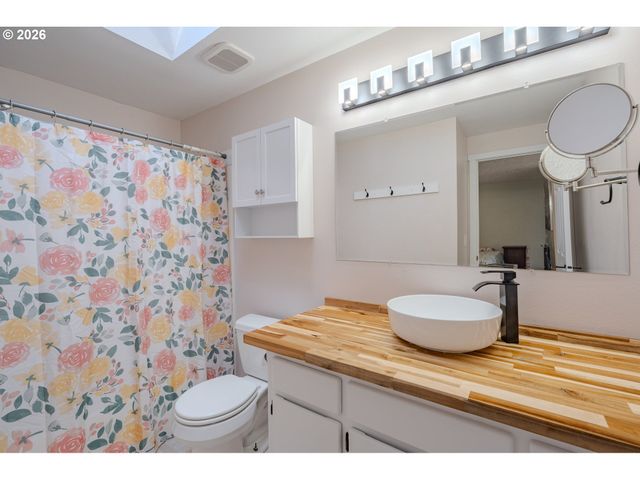 705 Ne 158TH Ave, Vancouver, WA 98684