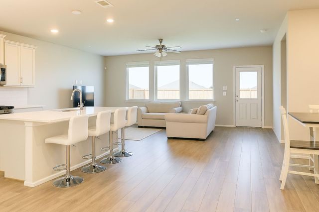 14314 Lunan Drive, Texas City, TX 77568