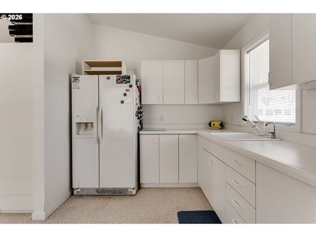 48251 E COMMERCIAL St, Oakridge, OR 97463