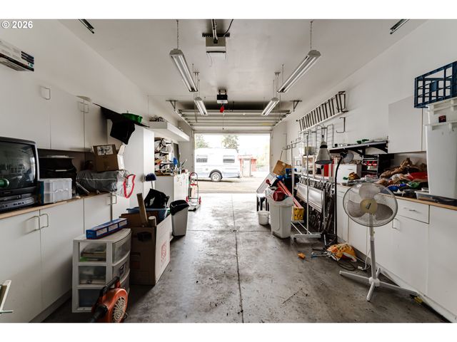 48251 E COMMERCIAL St, Oakridge, OR 97463