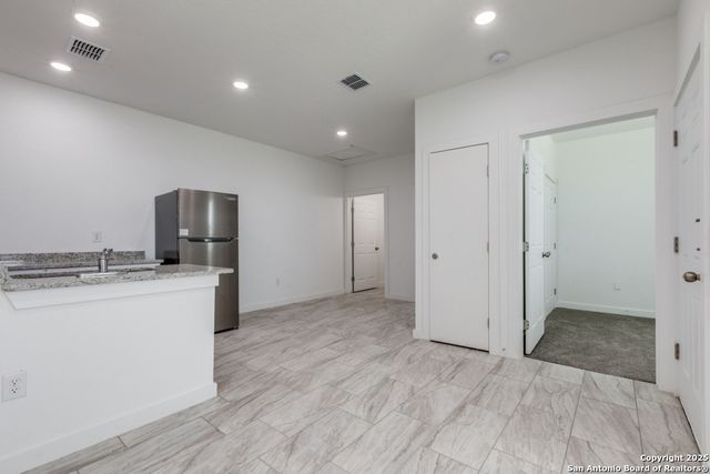 5415 Ingram Rd Apt 1101, San Antonio, TX 78228