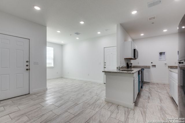 5415 Ingram Rd Apt 1101, San Antonio, TX 78228