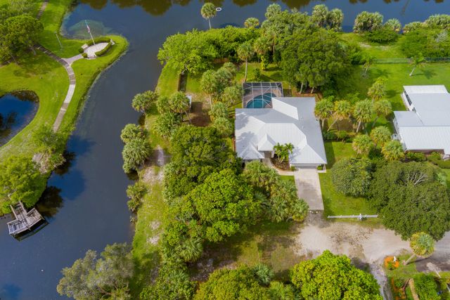 612 SE 6th Street, Stuart, FL 34994