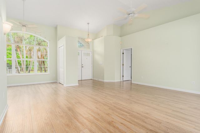 612 SE 6th Street, Stuart, FL 34994