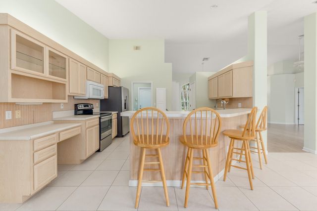 612 SE 6th Street, Stuart, FL 34994