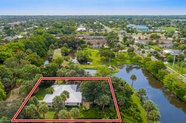 612 SE 6th Street, Stuart, FL 34994