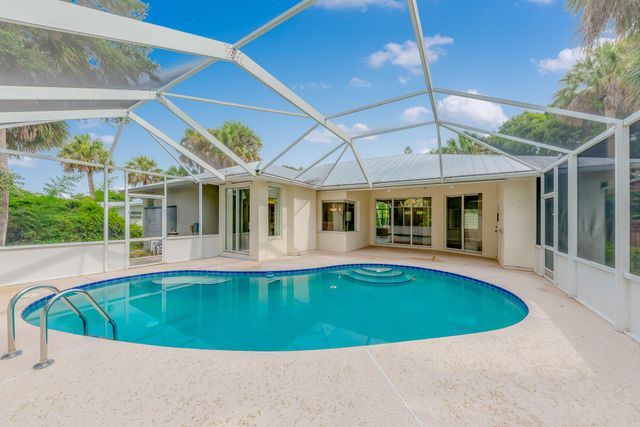 612 SE 6th Street, Stuart, FL 34994