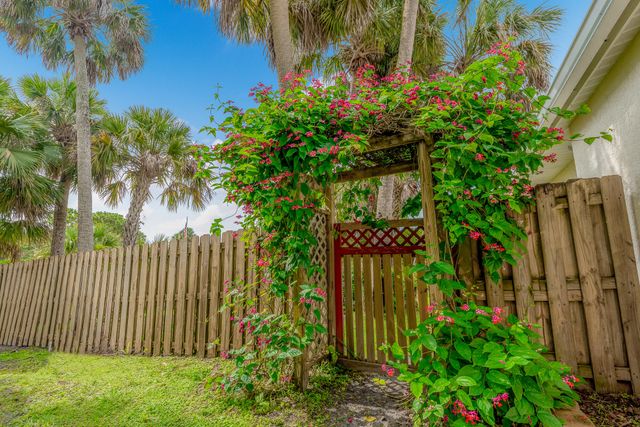 612 SE 6th Street, Stuart, FL 34994