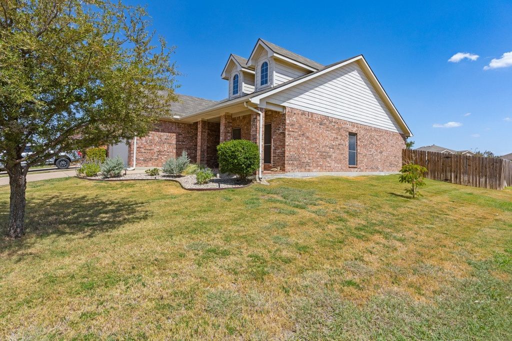 6200 Charisma Court, Fort Worth, TX 76131 — photo 2