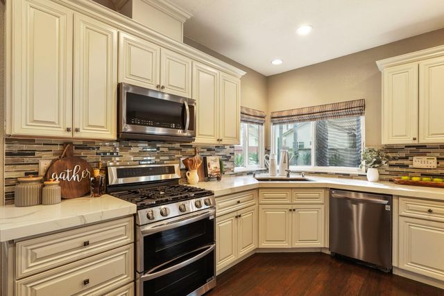 2501 Leonatus Ave, Modesto, CA 95355