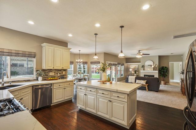 2501 Leonatus Ave, Modesto, CA 95355