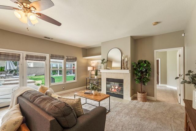 2501 Leonatus Ave, Modesto, CA 95355