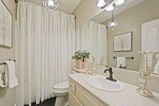 2501 Leonatus Ave, Modesto, CA 95355