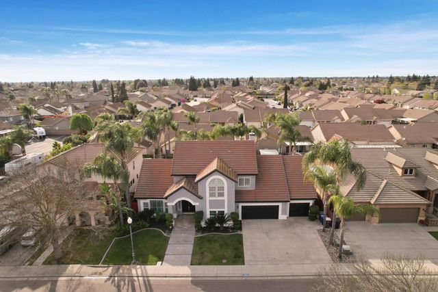 2501 Leonatus Ave, Modesto, CA 95355