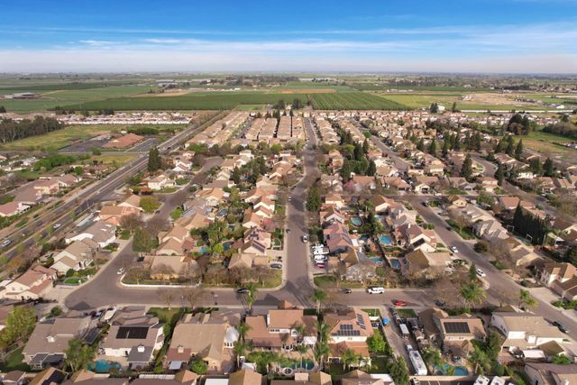 2501 Leonatus Ave, Modesto, CA 95355