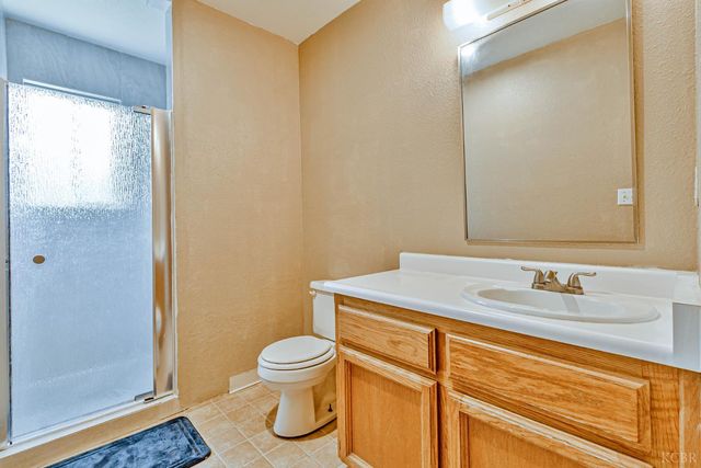 11384 Manzanita Street, Armona, CA 93202