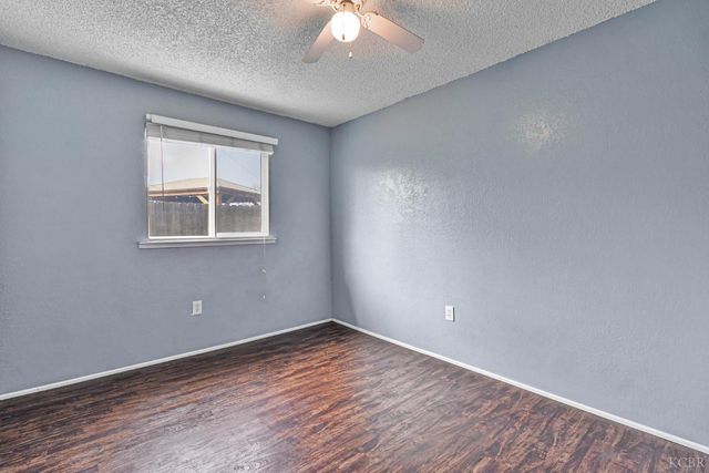 11384 Manzanita Street, Armona, CA 93202