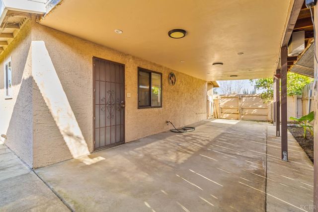 11384 Manzanita Street, Armona, CA 93202