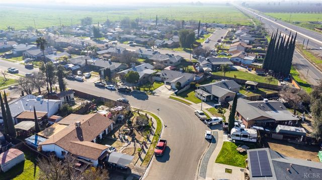 11384 Manzanita Street, Armona, CA 93202