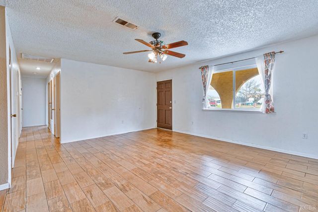 11384 Manzanita Street, Armona, CA 93202